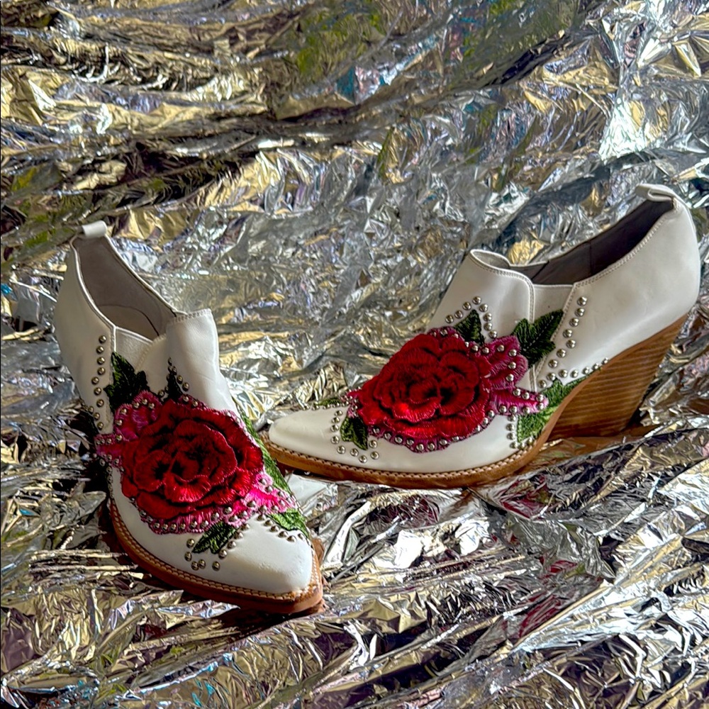 Embroidered White Wedge Ankle Boots